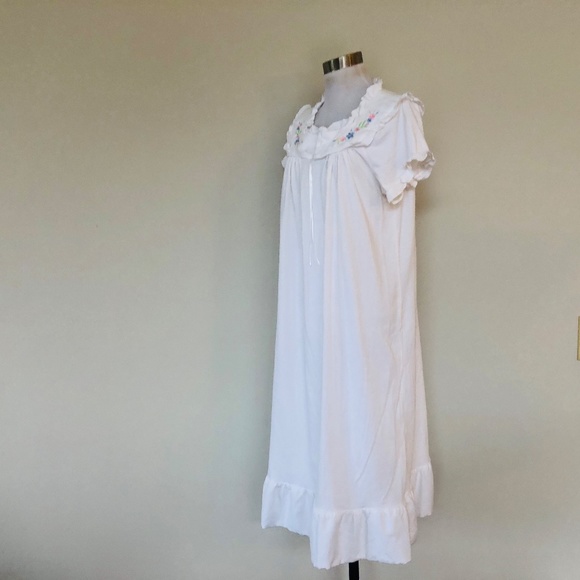 Nightgown SECRET TREASURES Medium White Ruffled Yoke Short Sleeves - Picture 6 of 7
